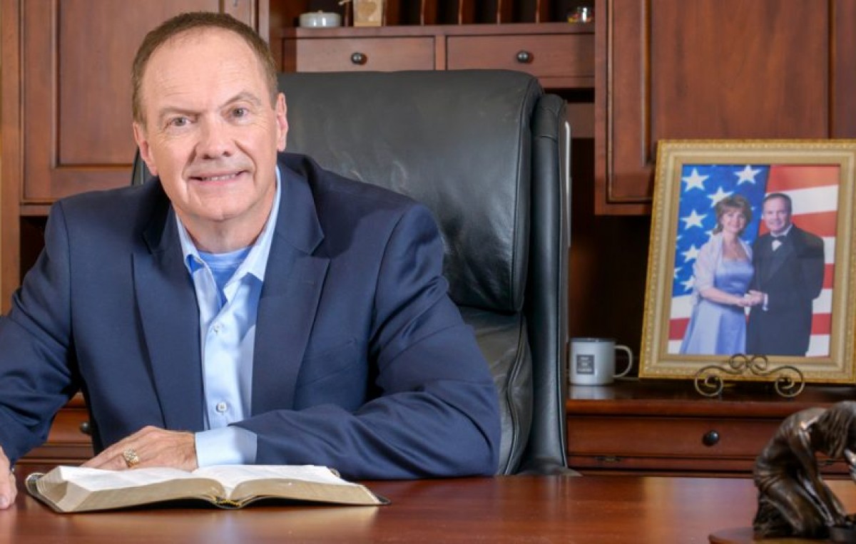 Touching Lives with James Merrit